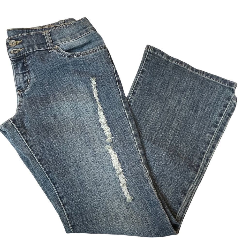 BLUENOTES Morgan Low Rise Flare distressed Jean 31/30 Medium Wash